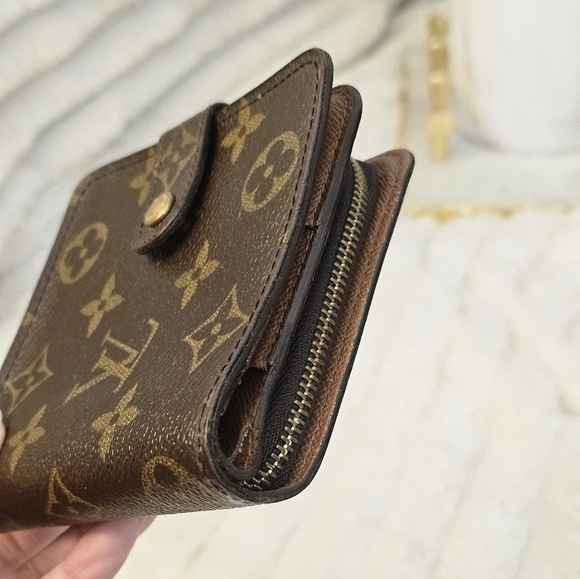 🔥🔥HOT DEAL🔥 🔥Authentic Louis Vuitton Wallet 🔥 - Picture 4 of 15